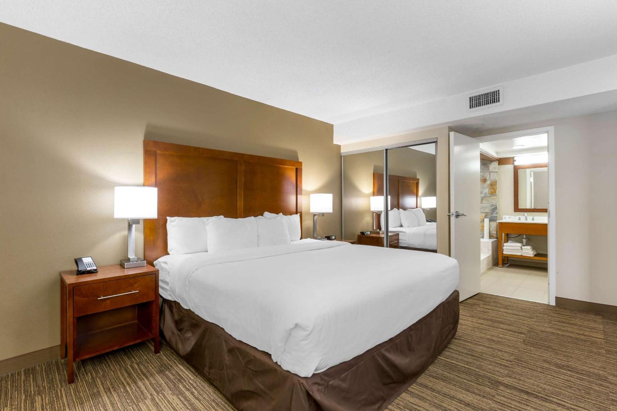 Inn Comfort - Chapel Hill 3*